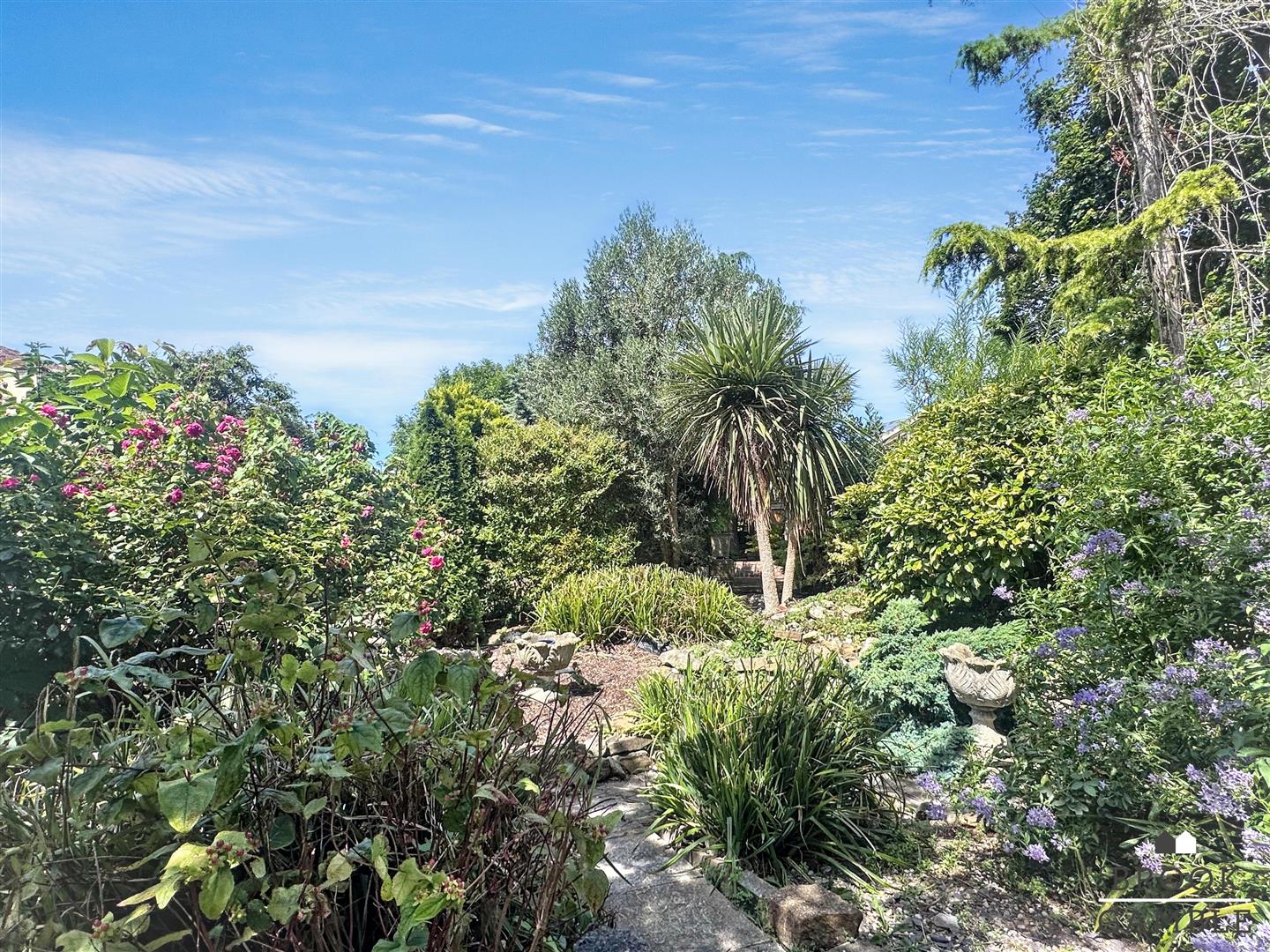 4 Bedroom House - Detached. Le Brun Road in Eastbourne, 5